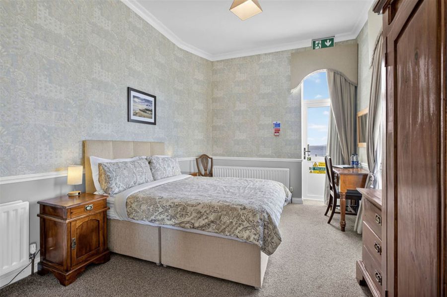 Albany Lodge 2 Eglinton Street