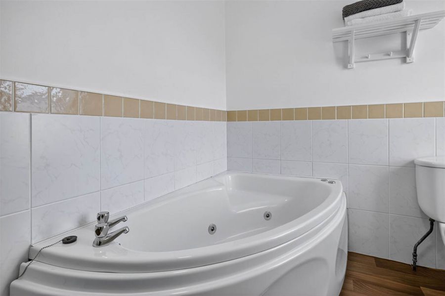 Albany Lodge 2 Eglinton Street