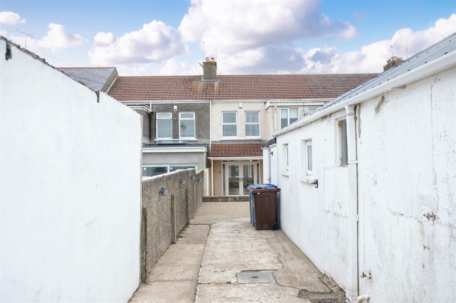 128 Causeway Street 128 Causeway Street