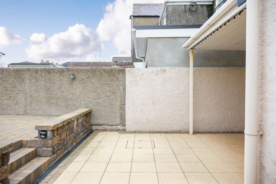 128 Causeway Street