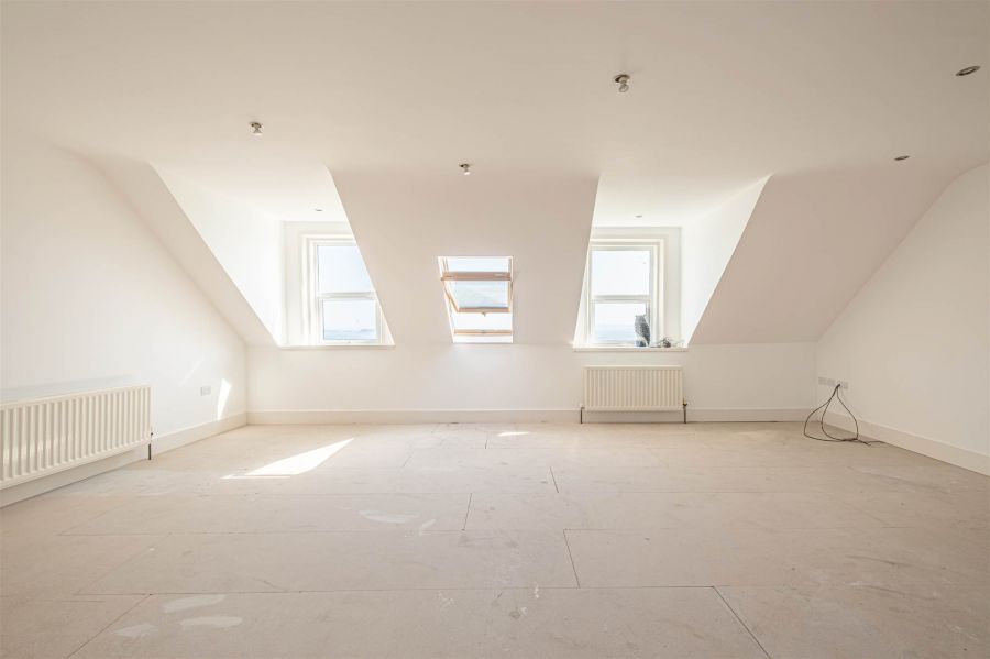 Apt 4, 16 Lansdowne Crescent