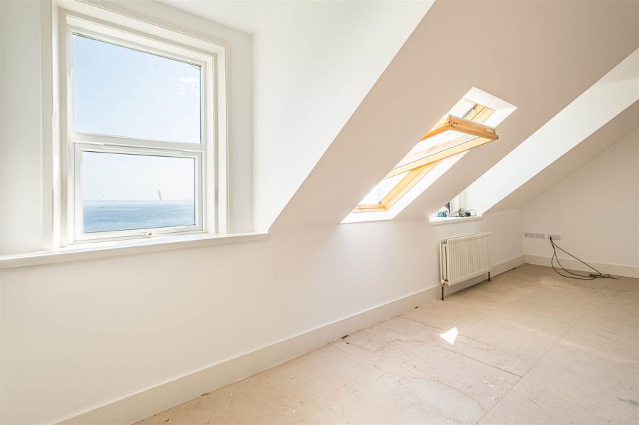 Apt 4, 16 Lansdowne Crescent