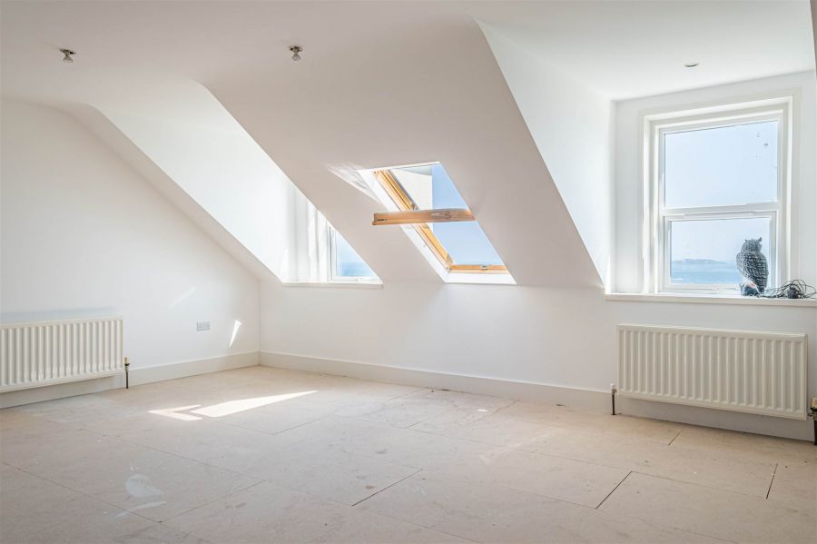 Apt 4, 16 Lansdowne Crescent