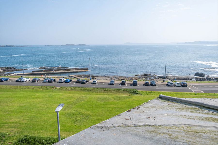 Apt 4, 16 Lansdowne Crescent