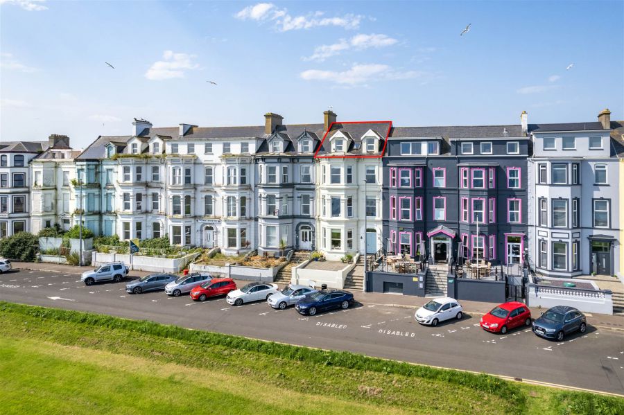 Apt 4, 16 Lansdowne Crescent