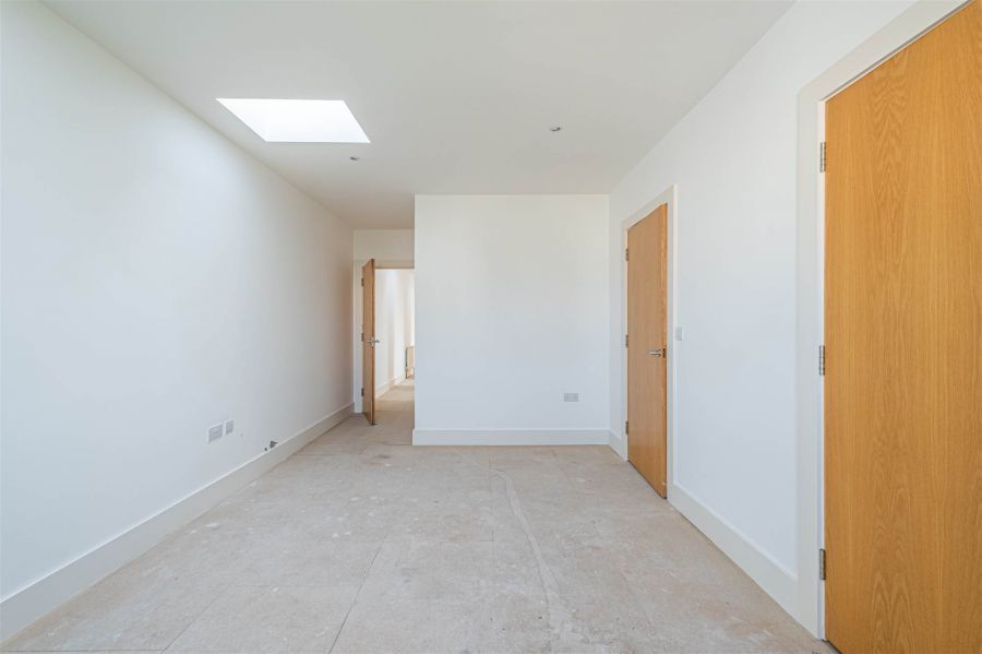 Apt 4, 16 Lansdowne Crescent