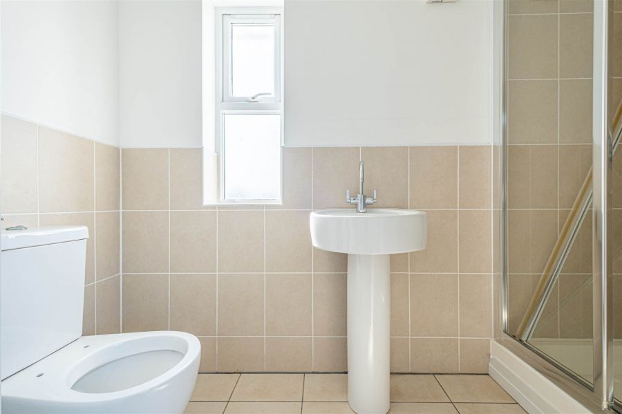 Apt 4, 16 Lansdowne Crescent