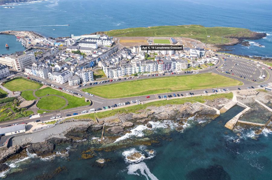 Apt 4, 16 Lansdowne Crescent