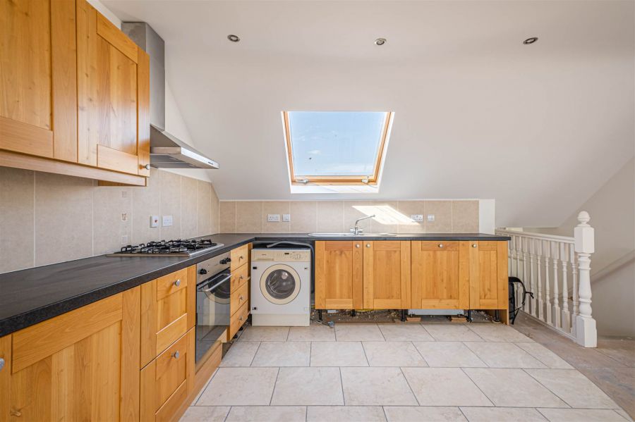 Apt 4, 16 Lansdowne Crescent