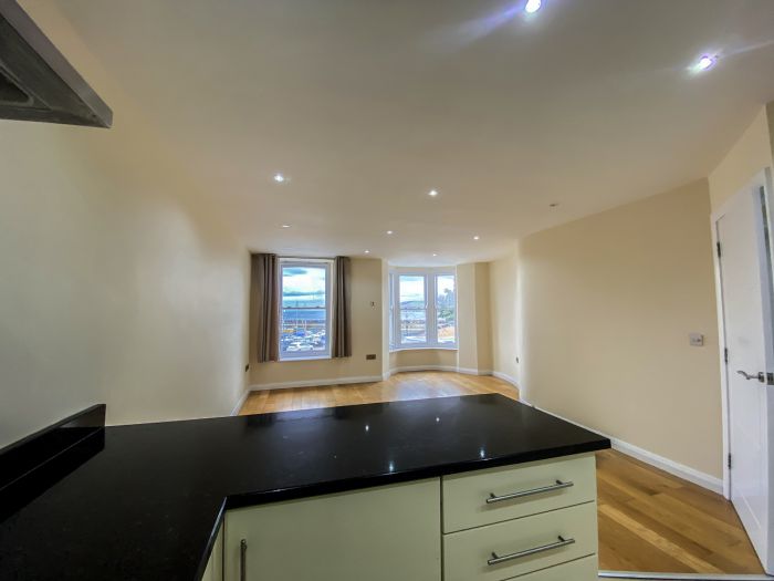 3 Harbour View Apartments