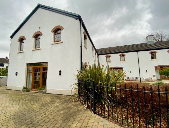 1 Gortaclee Court