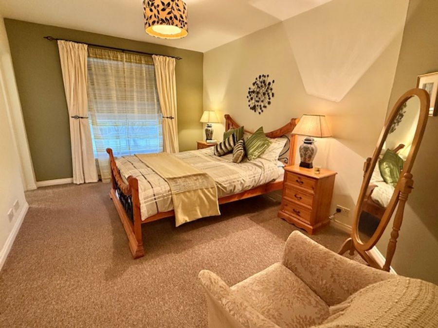 4 Broomhill Mews
