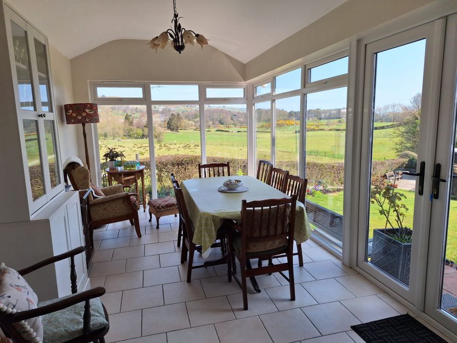 4 Knocknacarry Court