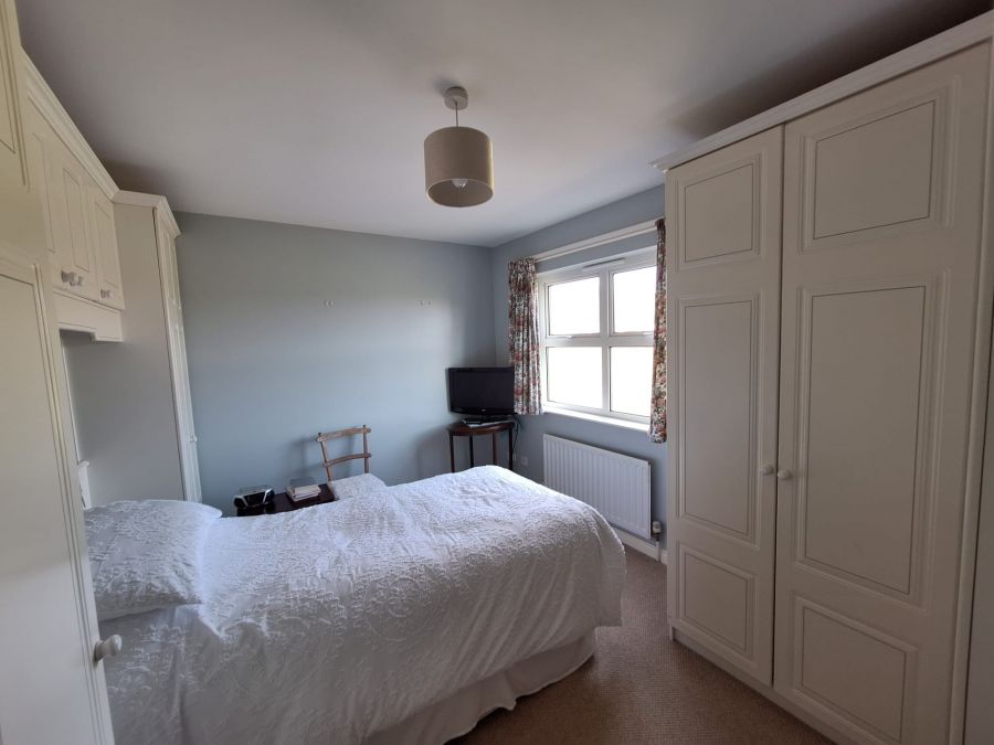4 Knocknacarry Court