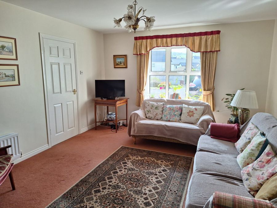 4 Knocknacarry Court