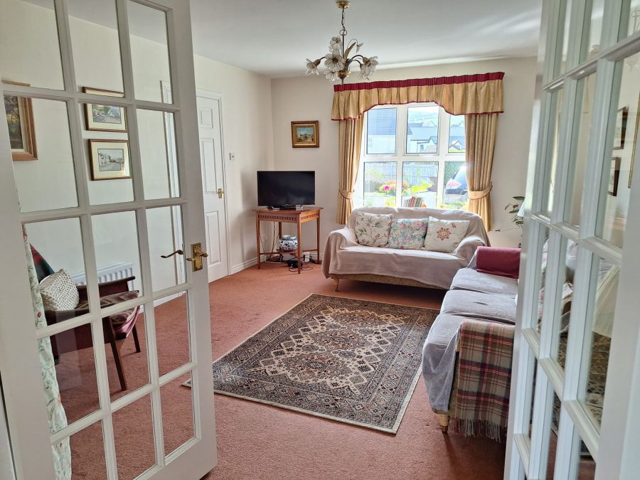 4 Knocknacarry Court