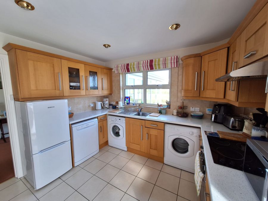 4 Knocknacarry Court