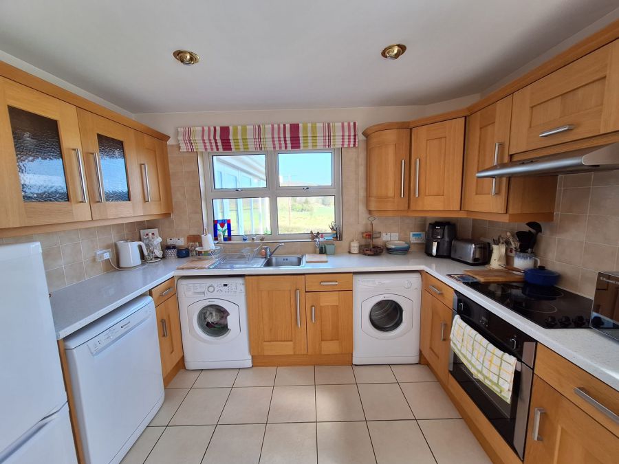 4 Knocknacarry Court