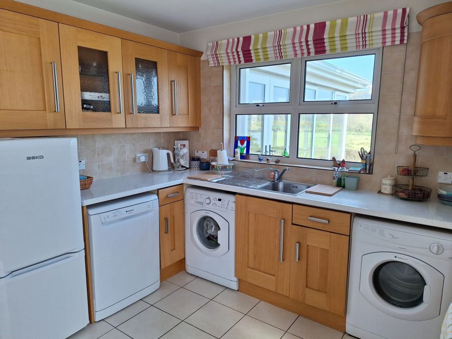 4 Knocknacarry Court