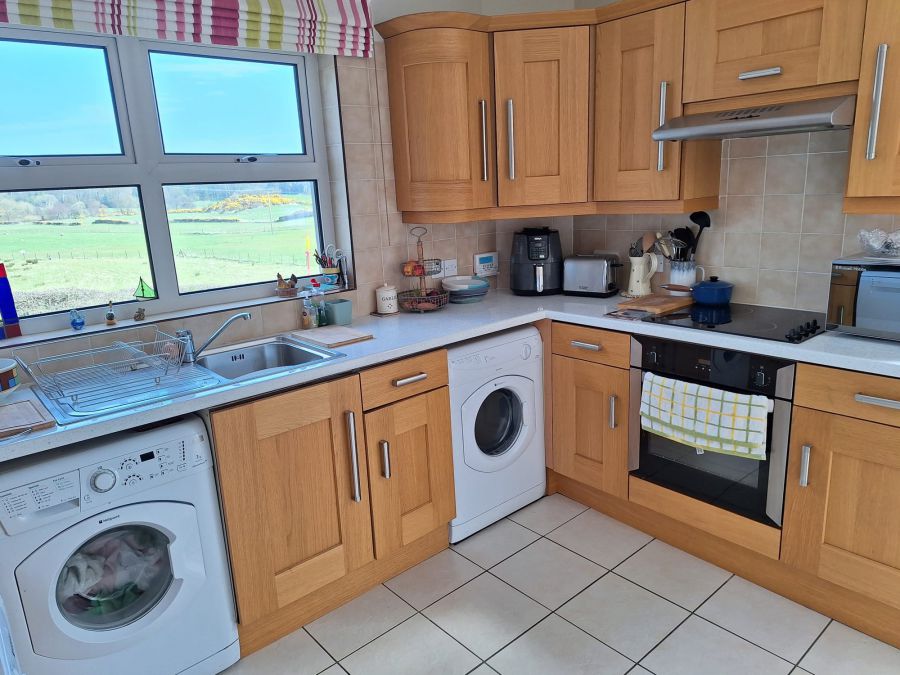 4 Knocknacarry Court