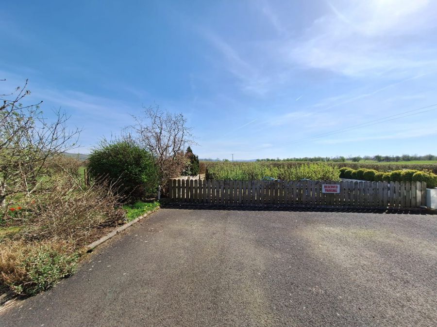 9 Carrowcrin Road