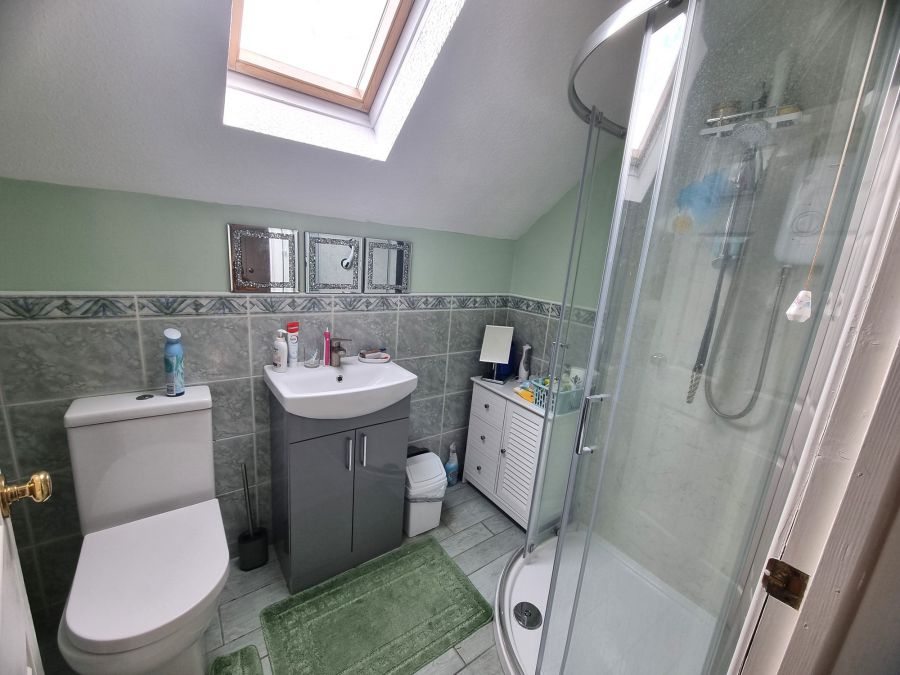 1 Leyland Avenue