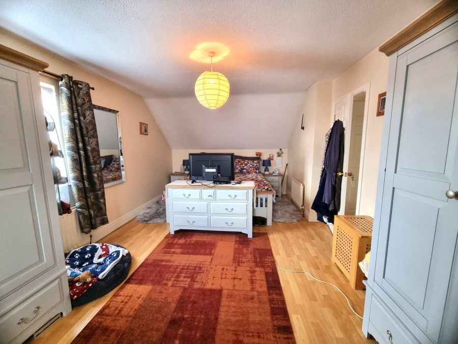 1 Leyland Avenue