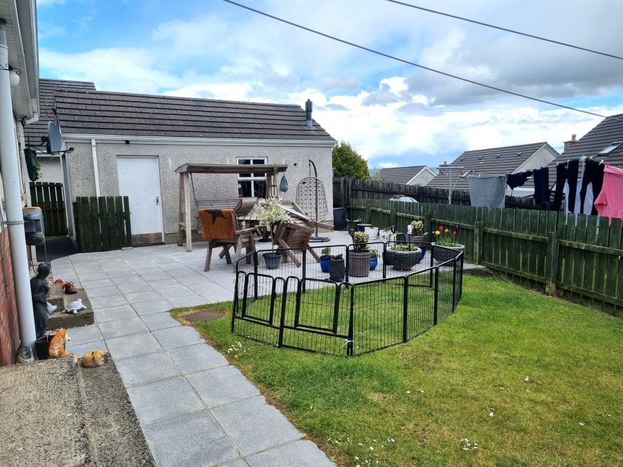 1 Leyland Avenue