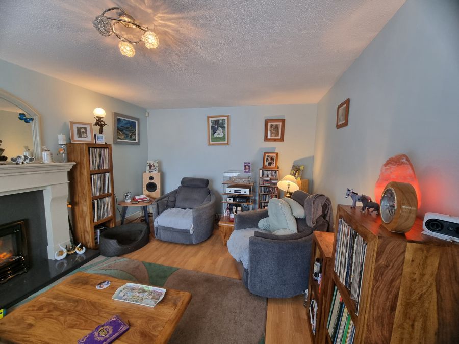 1 Leyland Avenue