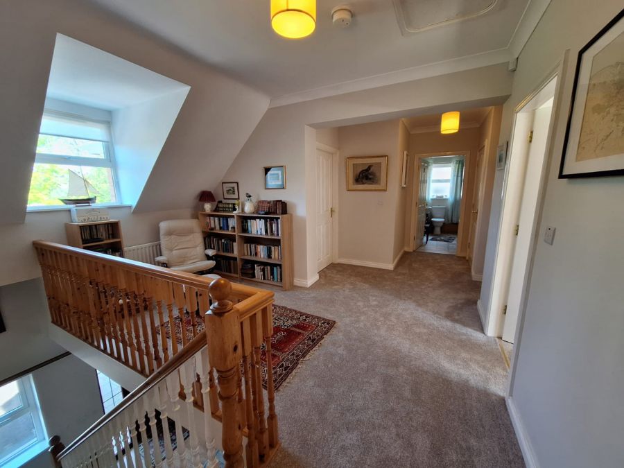 16 Knowehead Hill