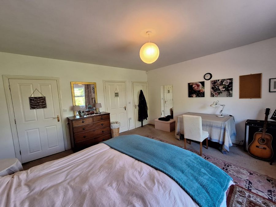 16 Knowehead Hill