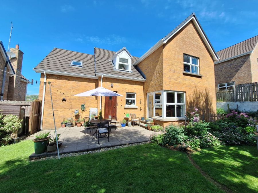 16 Knowehead Hill