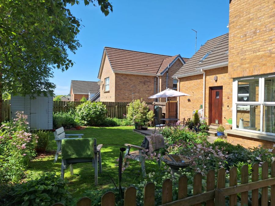 16 Knowehead Hill