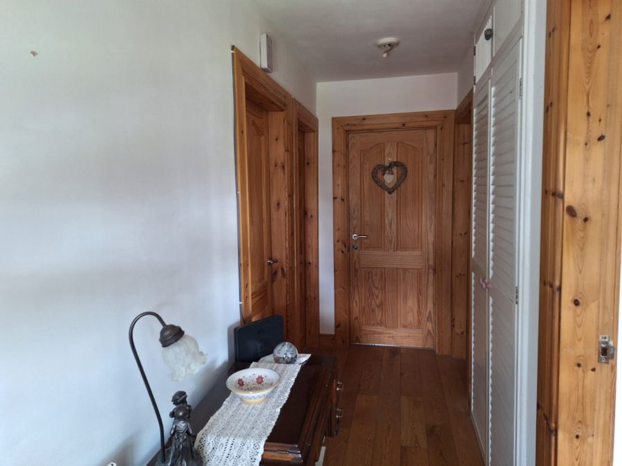 4 Glenview Park