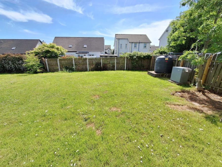 6 Caman Close