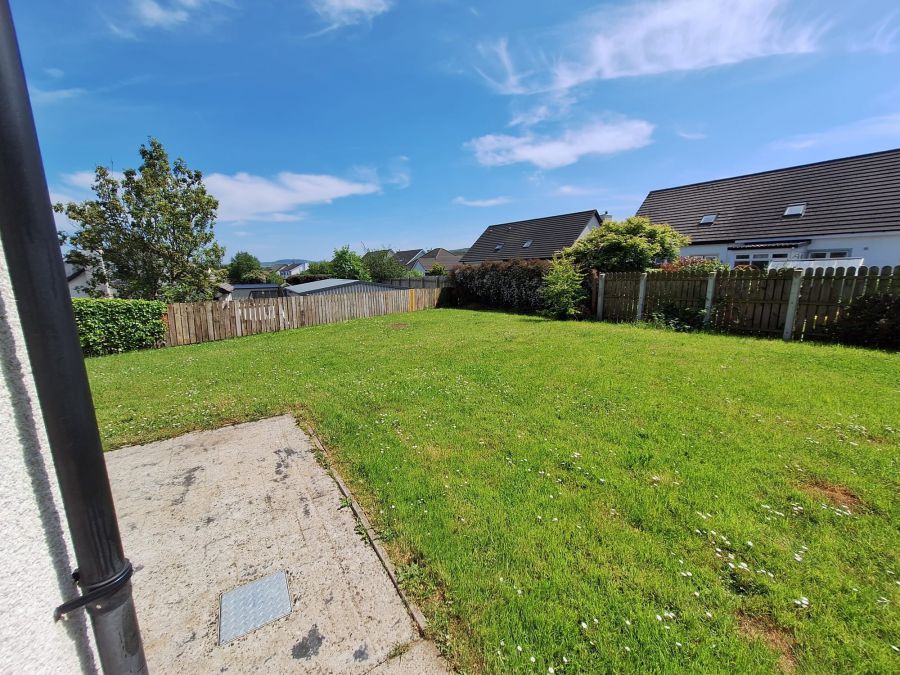 6 Caman Close