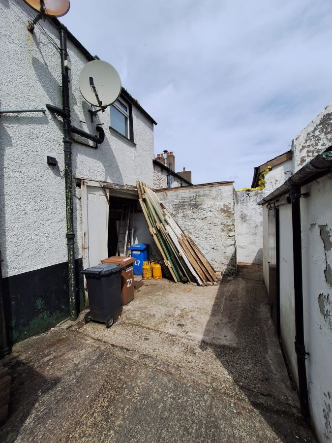 27 Mark Street