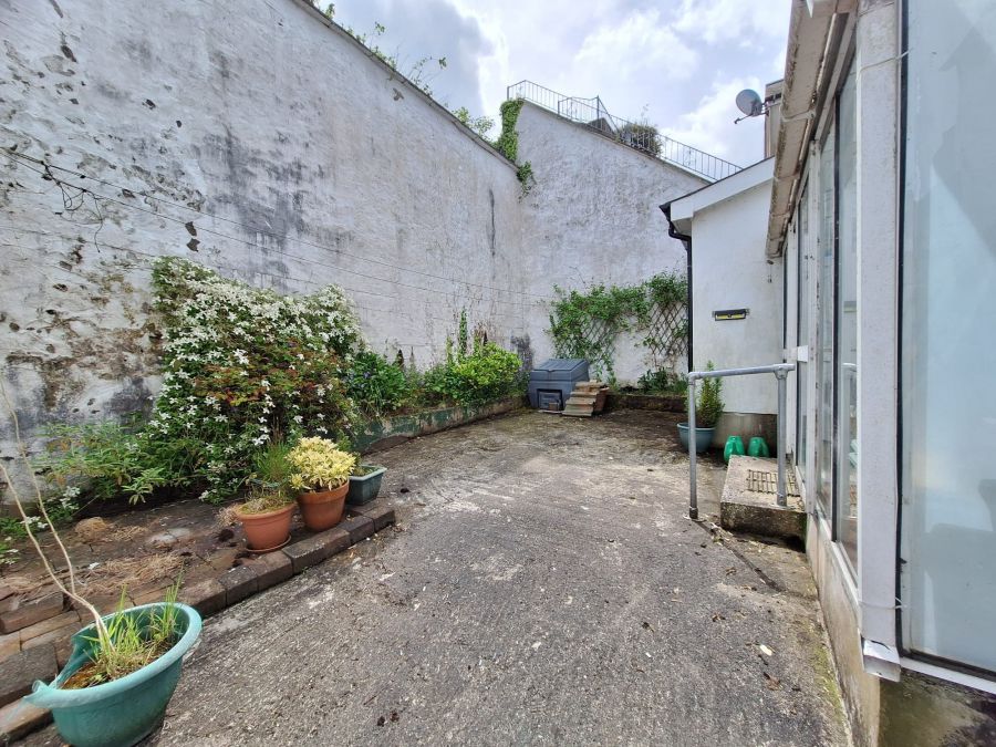 27 Mark Street
