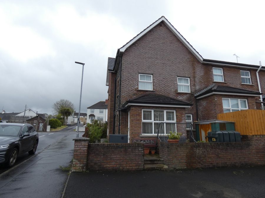 24 Churchfields