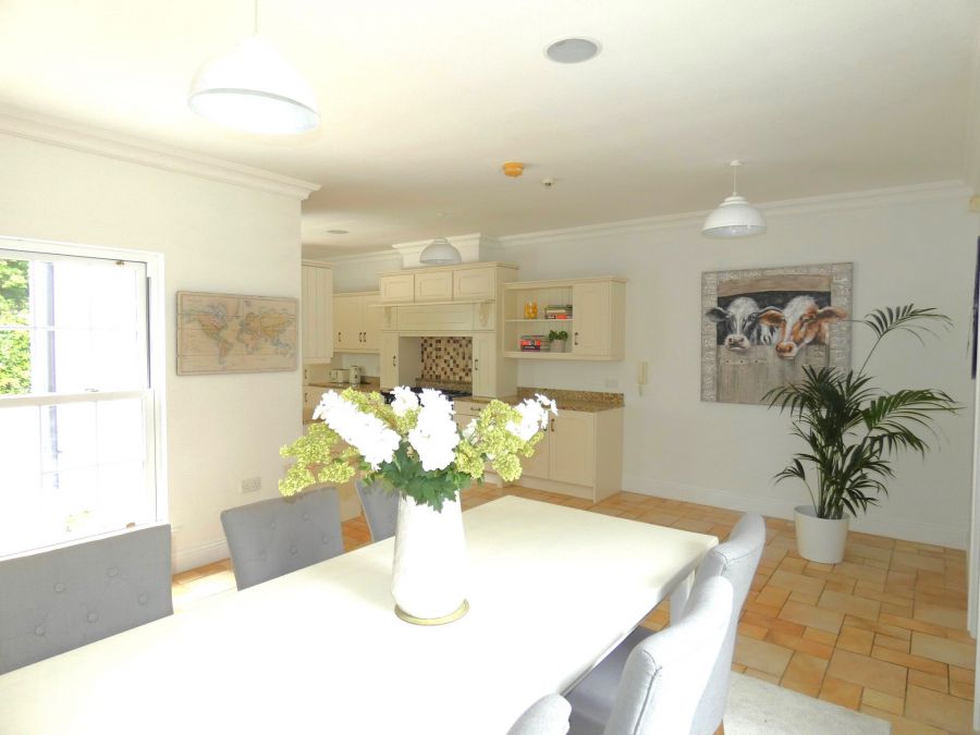 Gardenvale Manor, 60 Knockmore Road