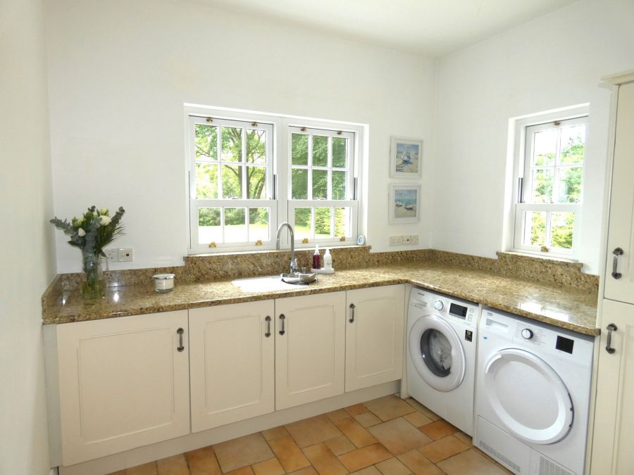 Gardenvale Manor, 60 Knockmore Road