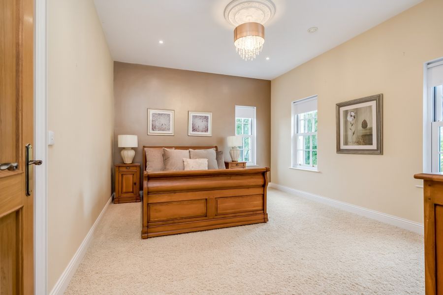 Gardenvale Manor, 60 Knockmore Road