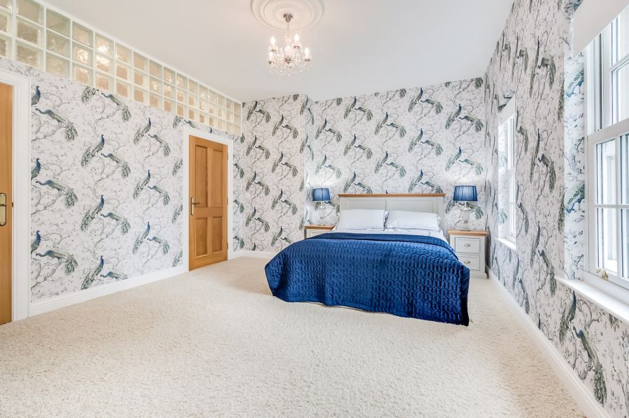 Gardenvale Manor, 60 Knockmore Road