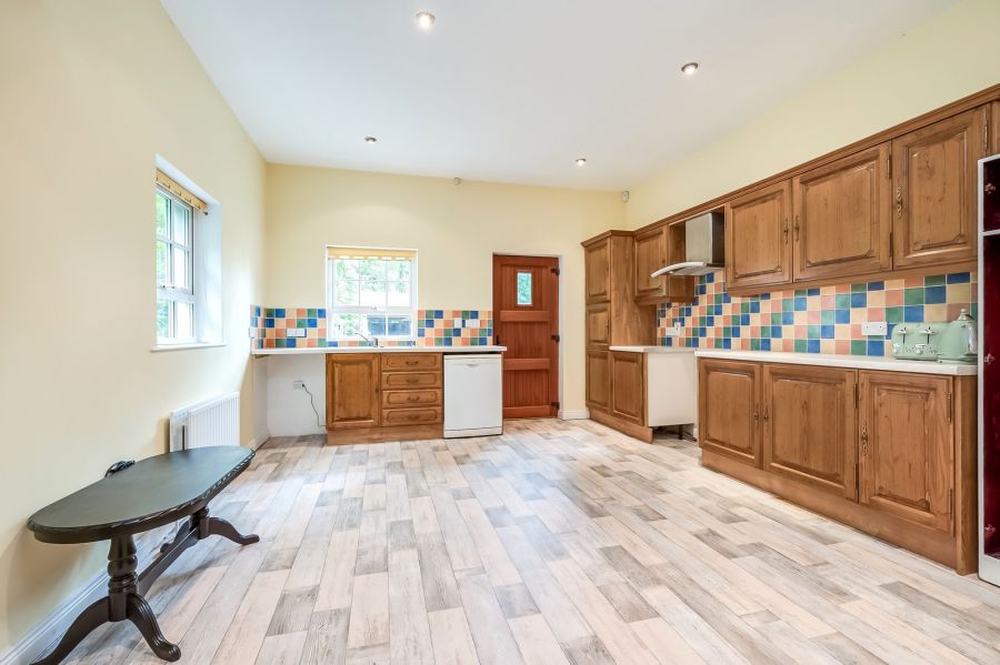 Gardenvale Manor, 60 Knockmore Road