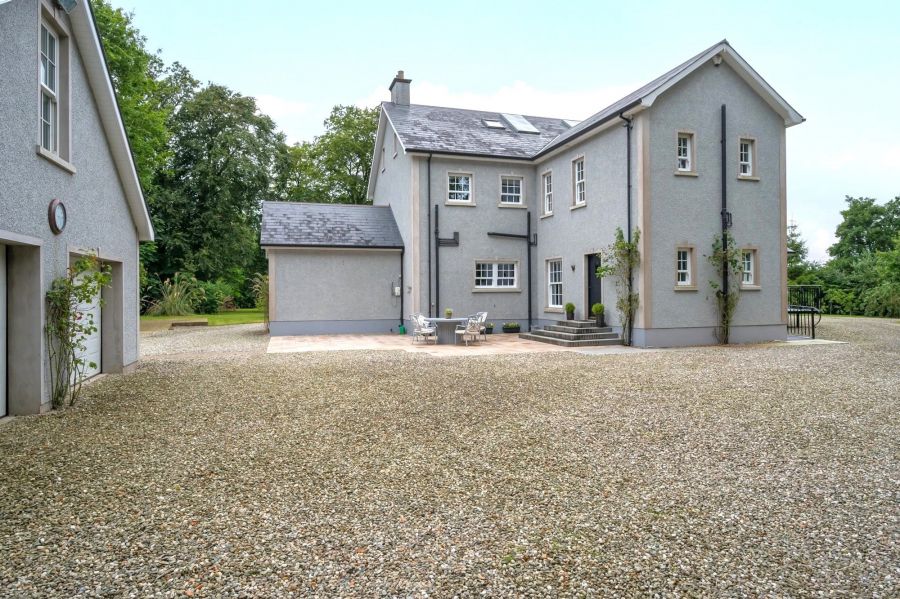 Gardenvale Manor, 60 Knockmore Road