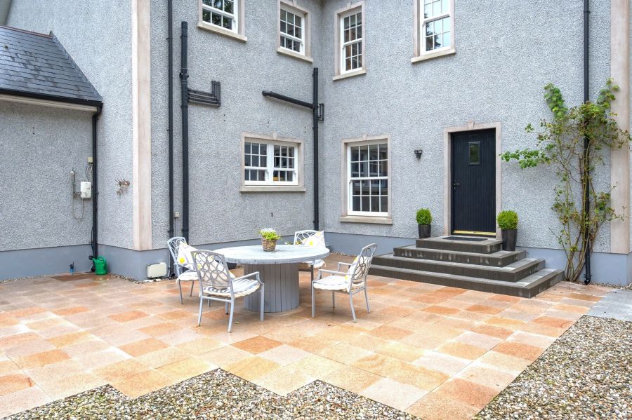 Gardenvale Manor, 60 Knockmore Road