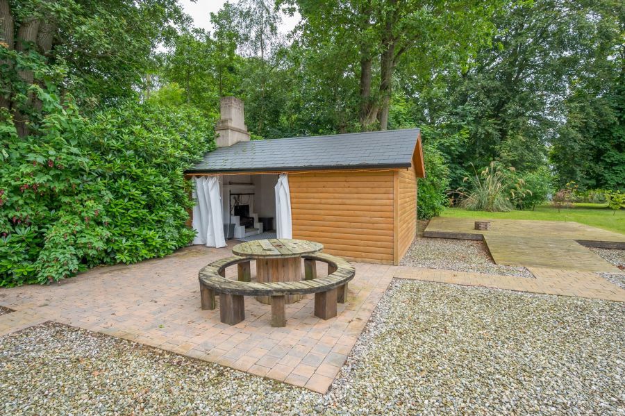 Gardenvale Manor, 60 Knockmore Road