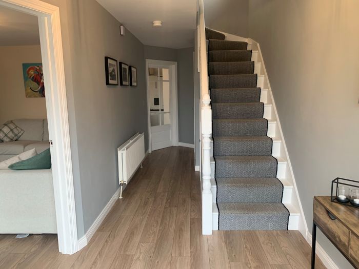 6 Castlewood Crescent