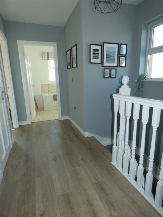 6 Castlewood Crescent