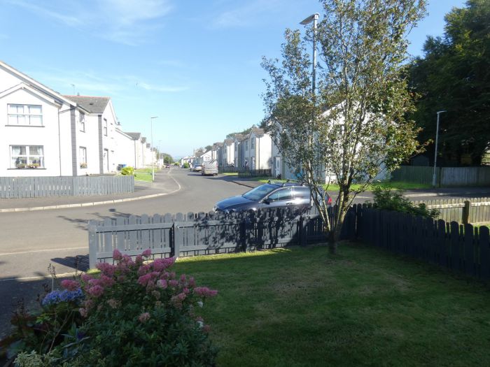 6 Castlewood Crescent